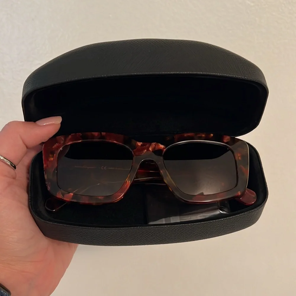 NEW Salvatore Ferragamo SF1024S 609 Red Havana Sunglasses w/Brown Gradient Lens - Picture 4 of 11